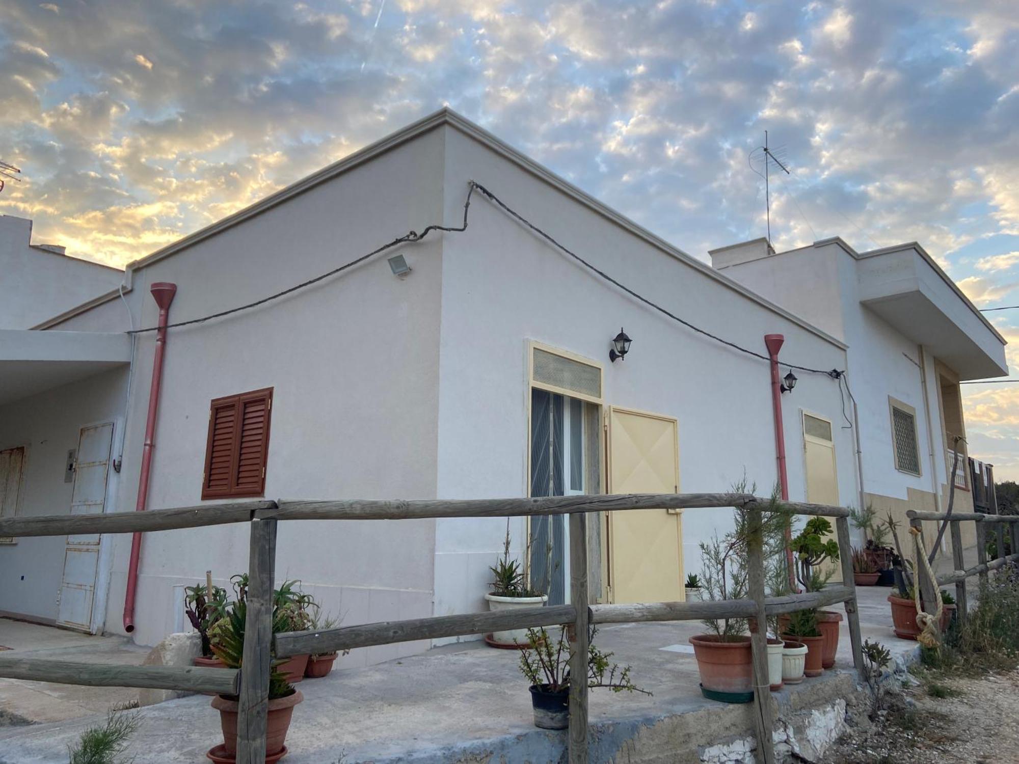 La Torretta Del Surfista Villa Taranto Kültér fotó